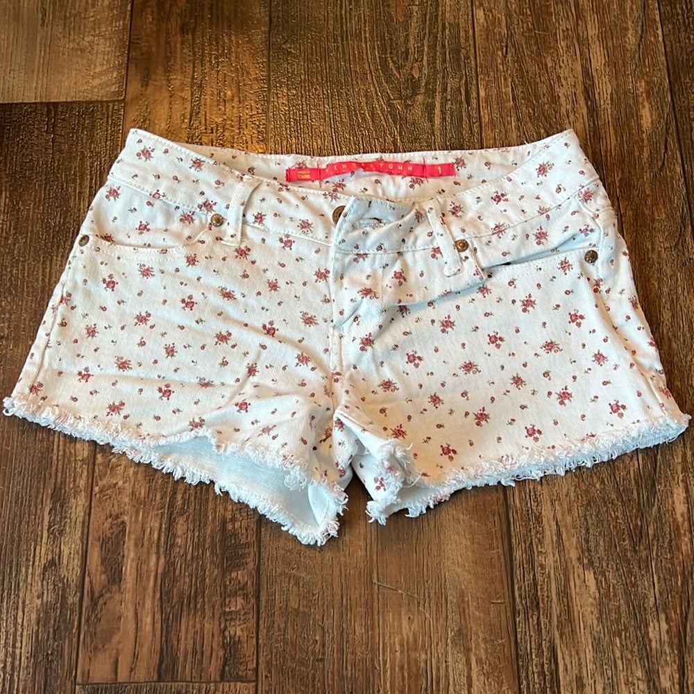 Tinseltown Floral Shorts Size: 1